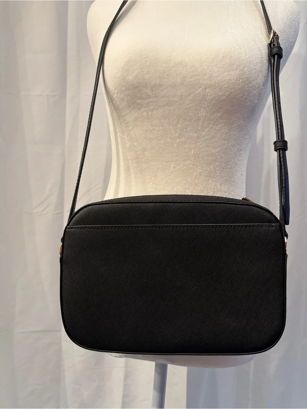 Michael Kors Crossbody Bag Black, Gold Tone Hardware, Adjustable Strap. EUC.